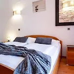 In With Balcony, Air Conditioning, Wifi 4738-4 Лопар