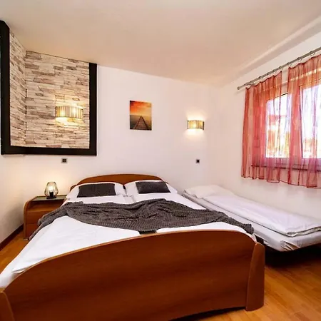In With Balcony, Air Conditioning, Wifi 4738-4