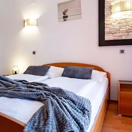 In With Balcony, Air Conditioning, Wifi 4738-4 Lopar
