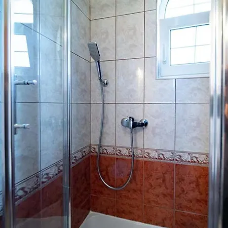 アパート In With Balcony, Air Conditioning, Wifi 4738-4