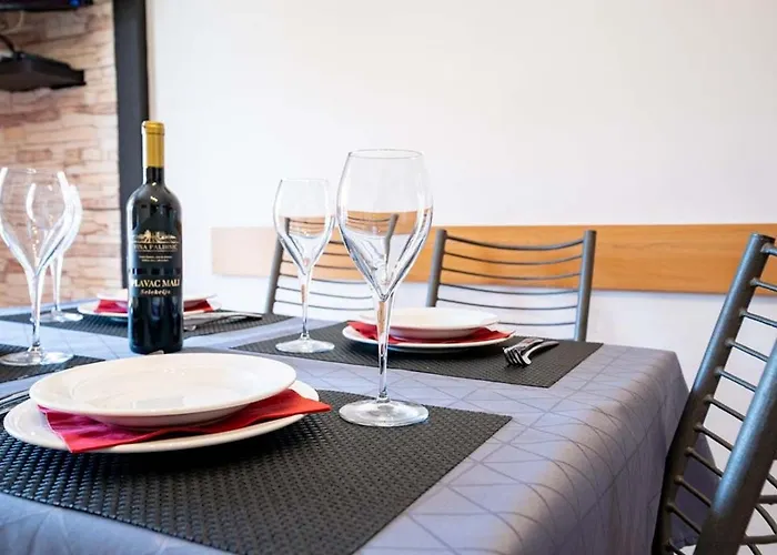 Apartment In With Balcony, Air Conditioning, Wifi 4738-4 *