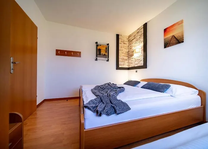 Apartment In With Balcony, Air Conditioning, Wifi 4738-4
